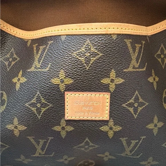 Louis Vuitton Monogram Cartouchière MM Crossbody Bag - Picture 3 of 8